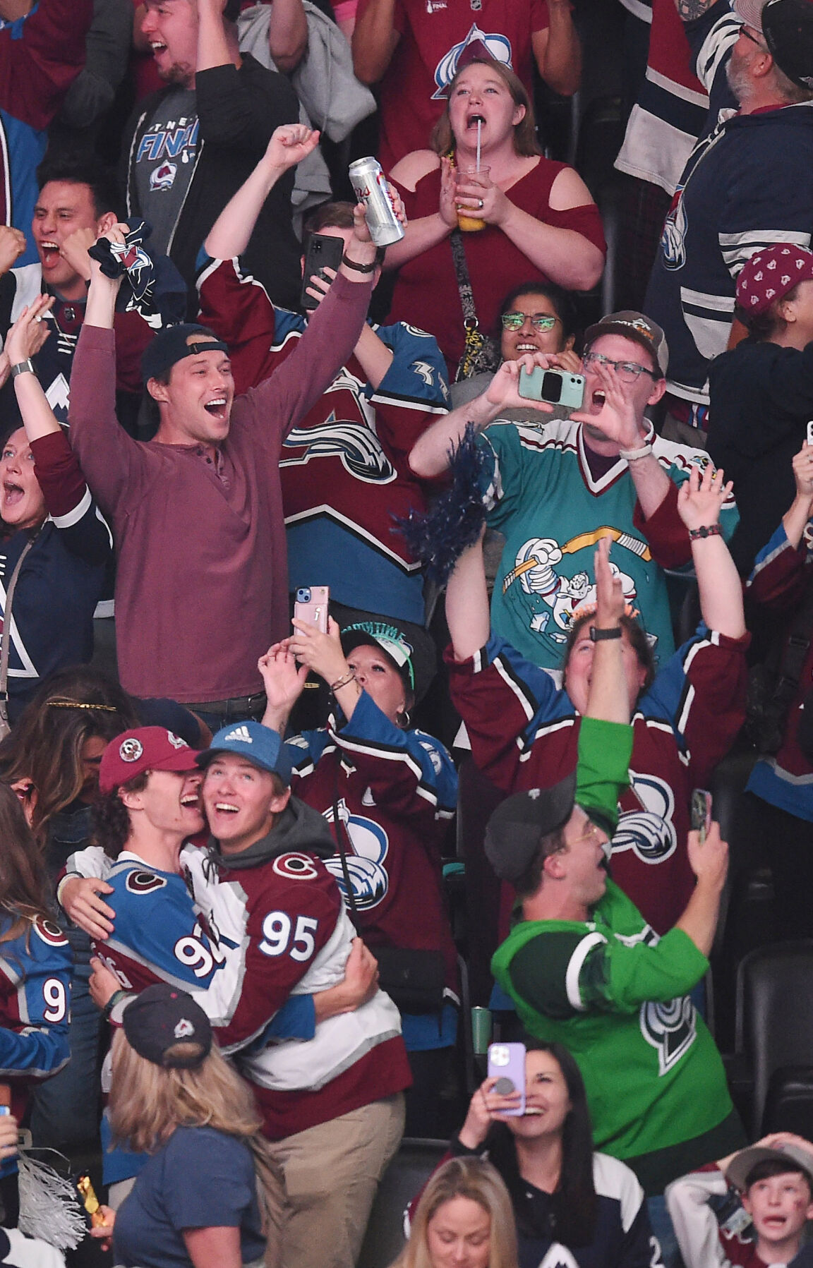 062722-news-s-dg-fans 03.JPG